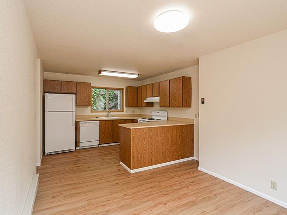 3rd image of 7080 Lincoln Park Way SW APT 1
