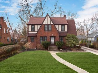 348 Lake Forest Dr, Bay Village, OH 44140