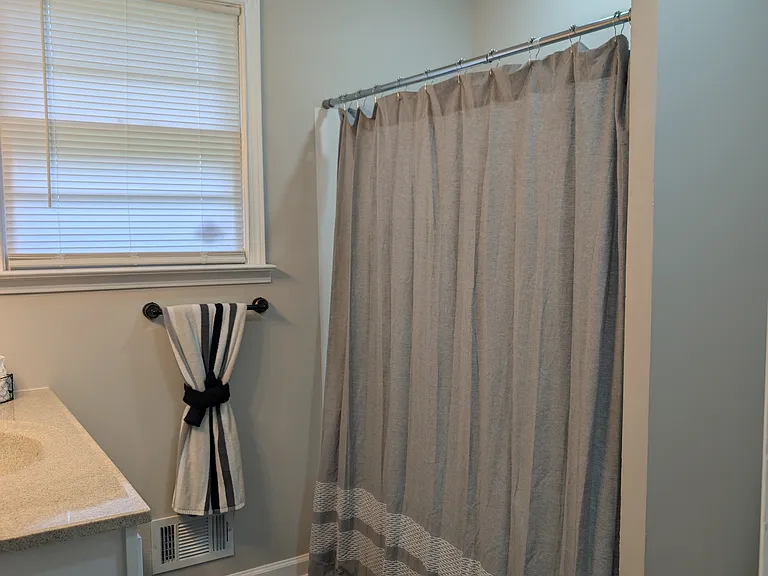 1013 Pinelane Rd — Photo 9