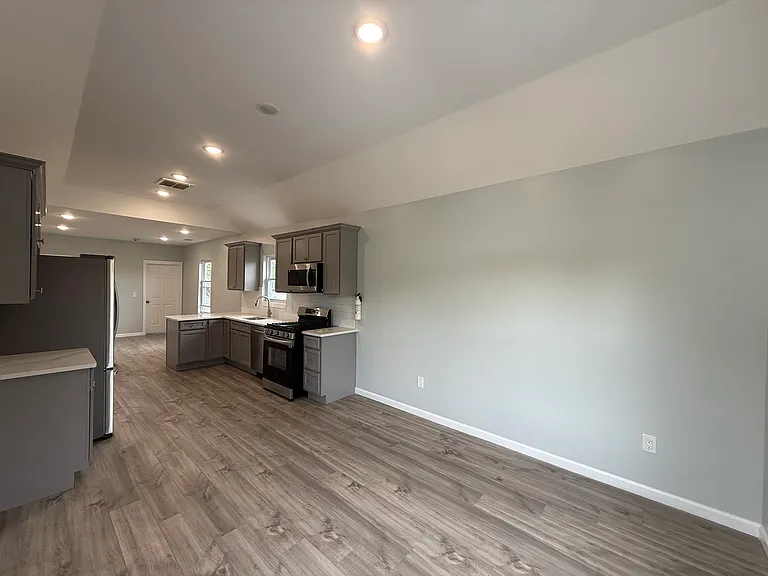 190 E Lindsley Rd #2 — Photo 5
