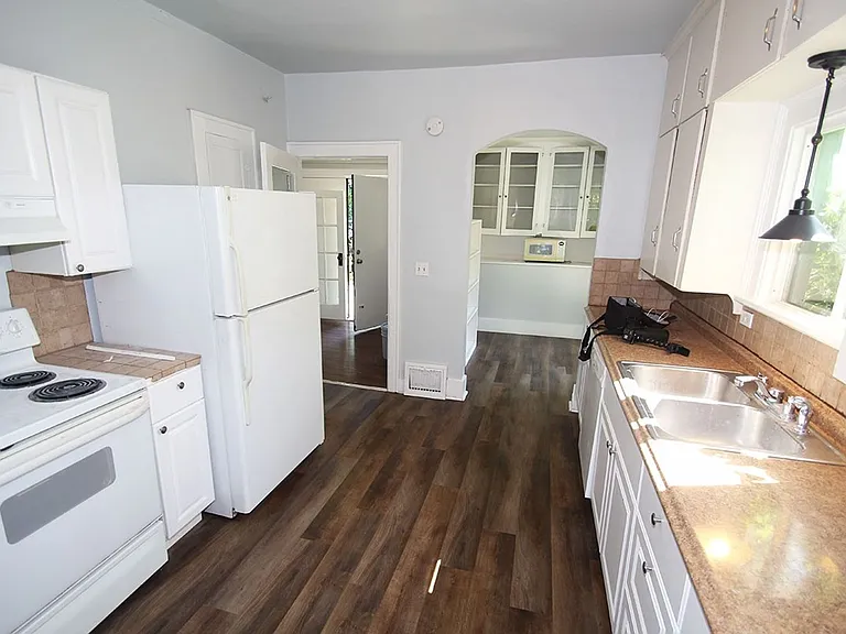 18824 Bothell Way NE — Photo 6