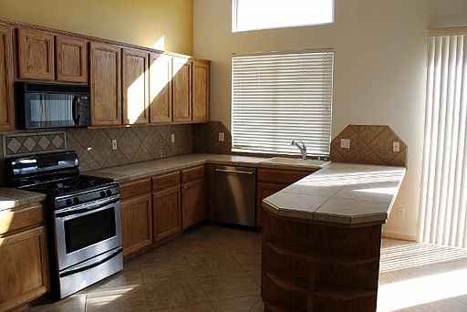4th image of 3788 Wind Cave Cir