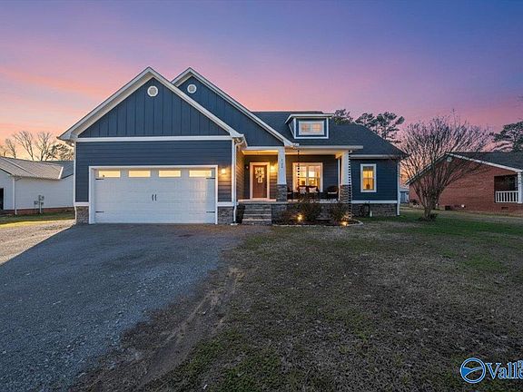 2nd image of 4196 Woods Cove Rd