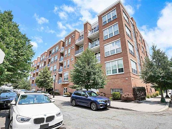 2nd image of 55 Mallory Ave #64