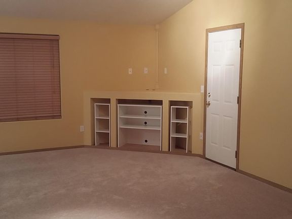 3rd image of 210 NE 170th Ave