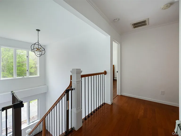 921 W Dover Rd — Photo 20