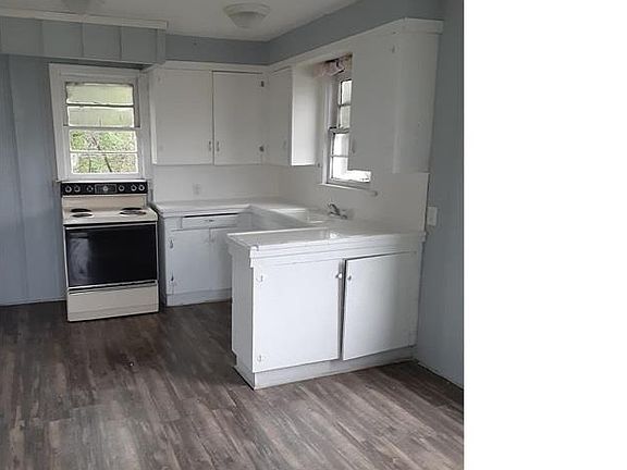 2nd image of 2501 Malcolm St