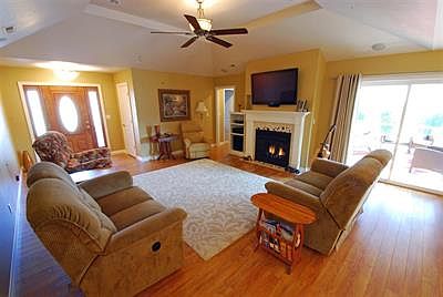4th image of 631 N Savannah Dr
