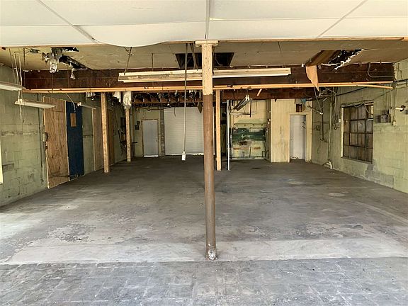 5th image of 2507 College Ave