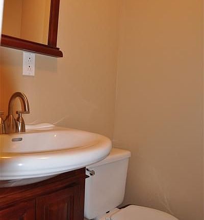 2nd image of 1353 Gladys Ave