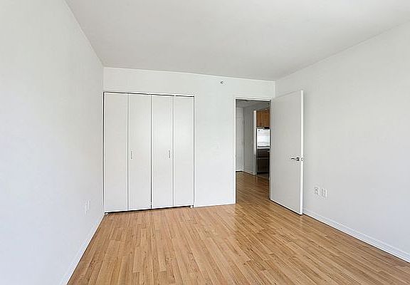 5th image of 400 W 55th St APT 5F