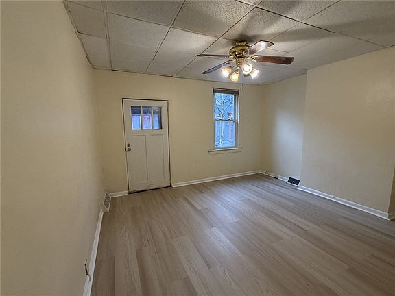 5th image of 235 38th St