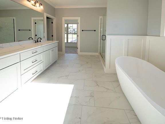 3rd image of 1402 Willow Pointe Ct