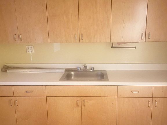 3rd image of 248 Sherman Ave APT 41
