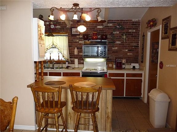 3rd image of 10121 Alambra Ave
