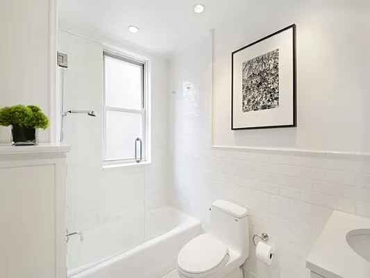 Sold by Sotheby's International Realty | media 11