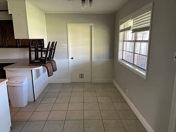 5th image of 1412 Forest Ln