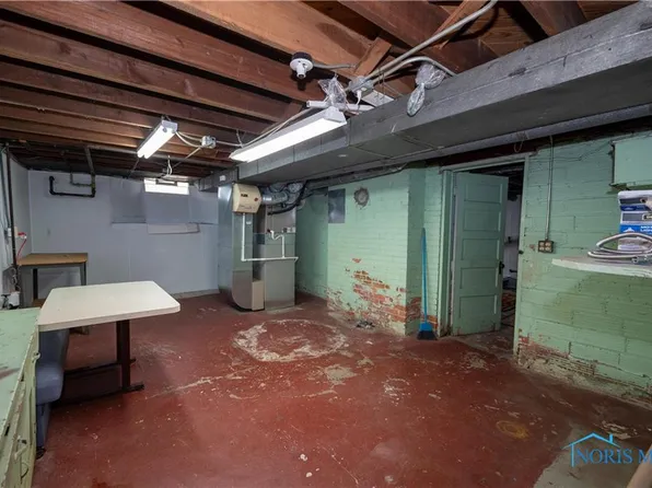 3320 Darlington Rd, Toledo, OH 43606