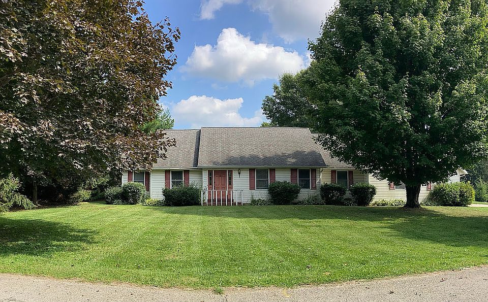 1st image of 127 Harrison Dr