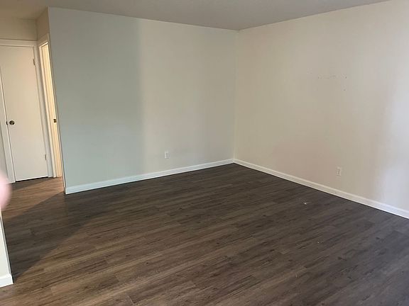 2nd image of 1111 N L St #B01