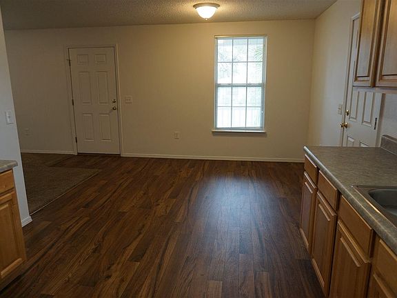 5th image of 1009 W Hayes St