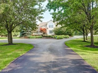 5520 Highland Rd, Highland Heights, OH 44143