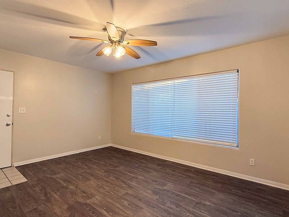 5th image of 1626-1636 Hornblend St #1626