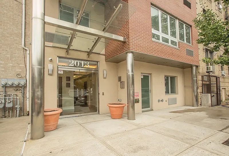 1st image of 2013 Colonial Ave APT 4B
