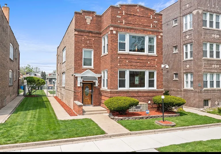 7414 S Prairie Ave — Photo 1