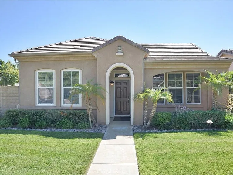 8240 Triplett Ln — Photo 1
