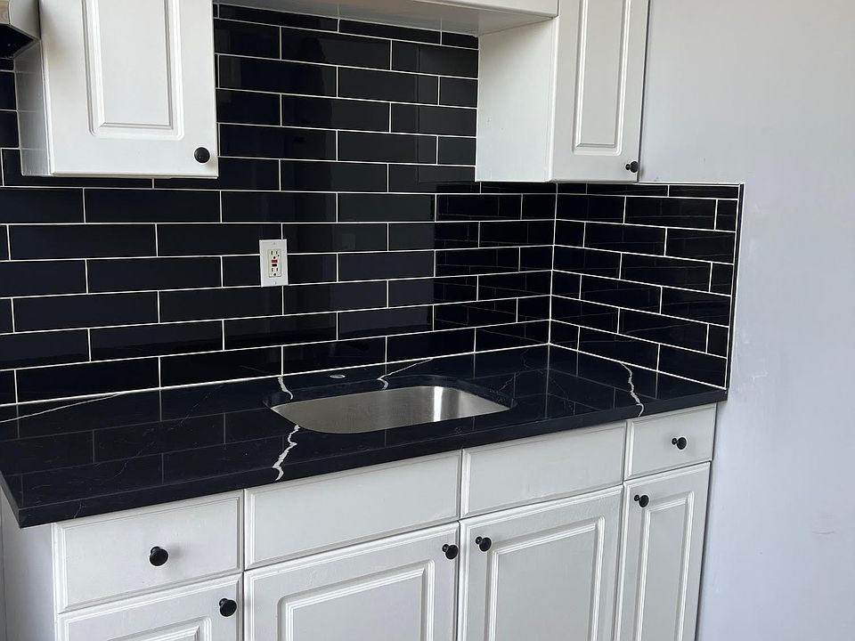 2nd image of 1808 West St #3F