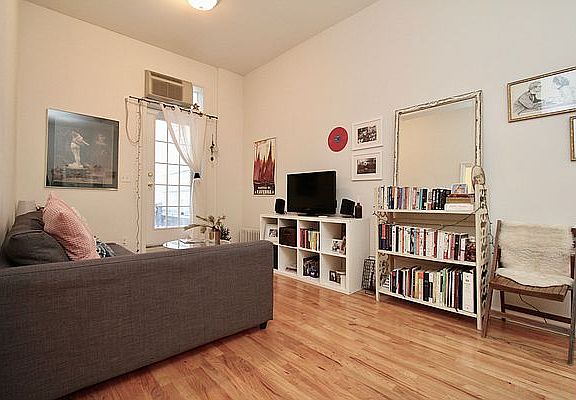 2nd image of 344 W 87th St APT 4R