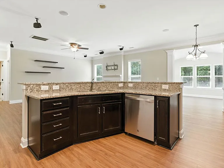 54 Hemlock Green Ln — Photo 6