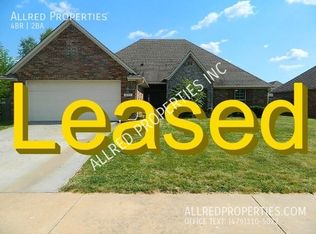 3611 W McLaren Dr, Fayetteville, AR 72704