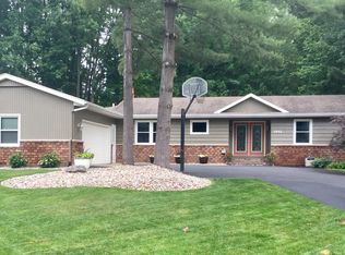 1892 Plateau Dr SW, Wyoming, MI 49519