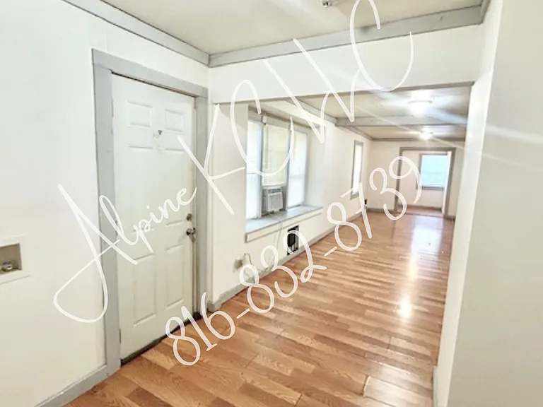 8013 Wabash Ave — Photo 5