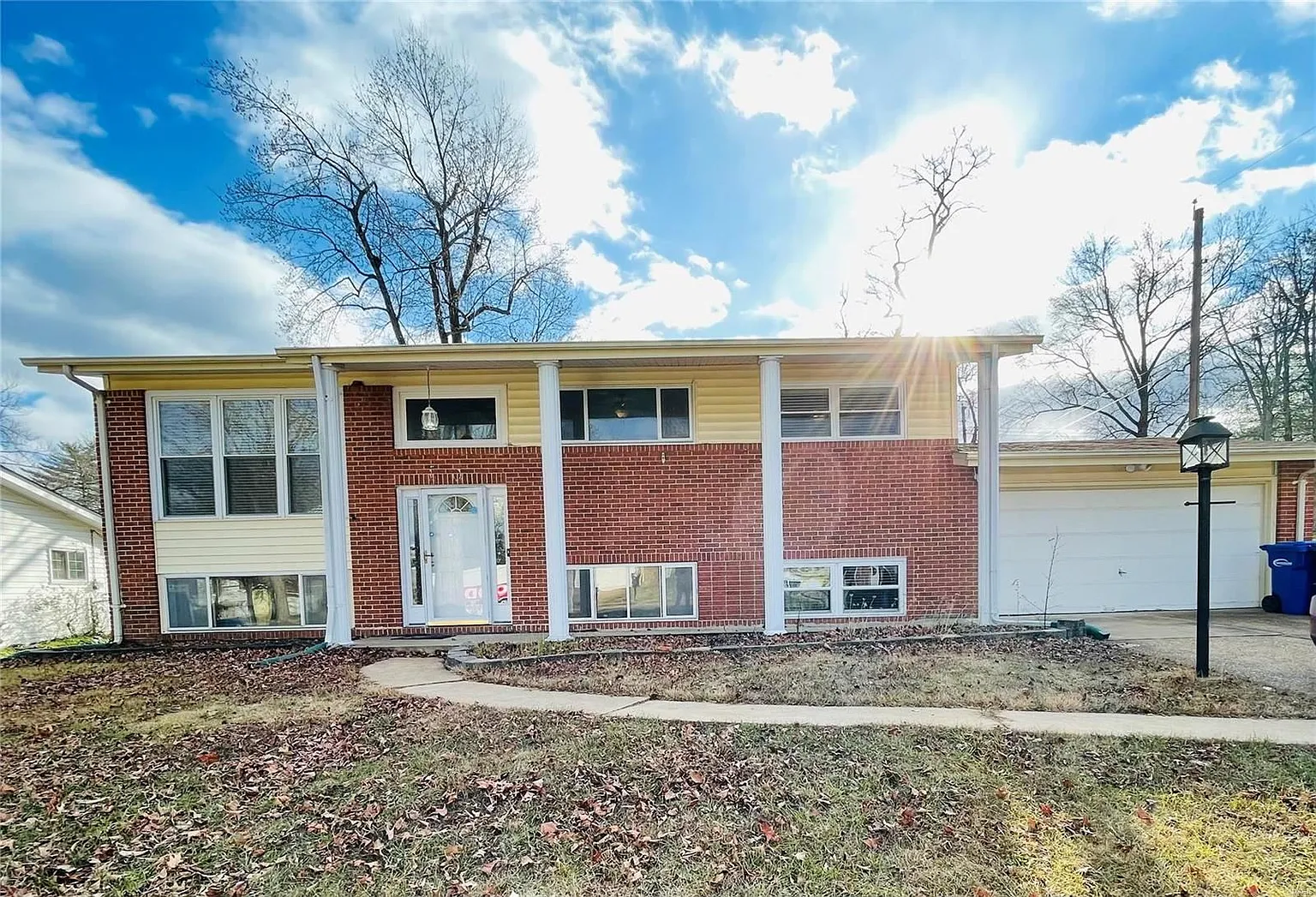 1206 Foxview Ter photo 1