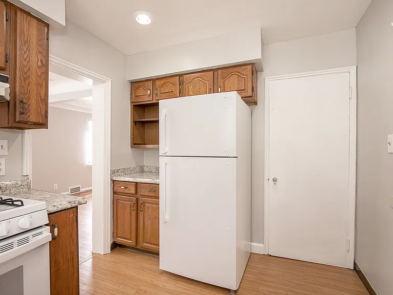 18121 Hiller Ave — Photo 5