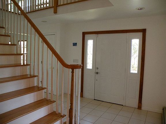 2-Story Entry Foyer