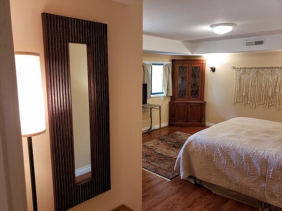 Huge primary bedroom