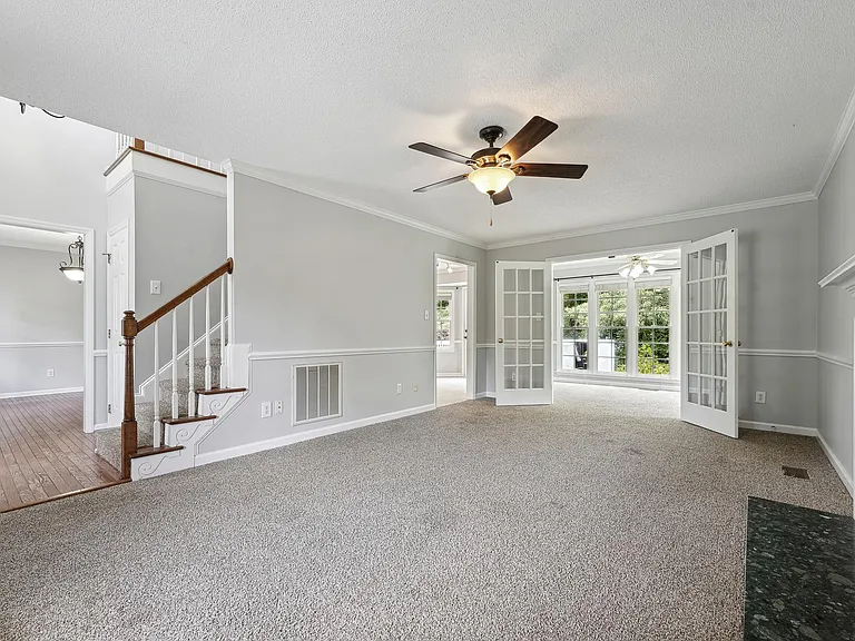 223 Wintergreen Dr — Photo 6