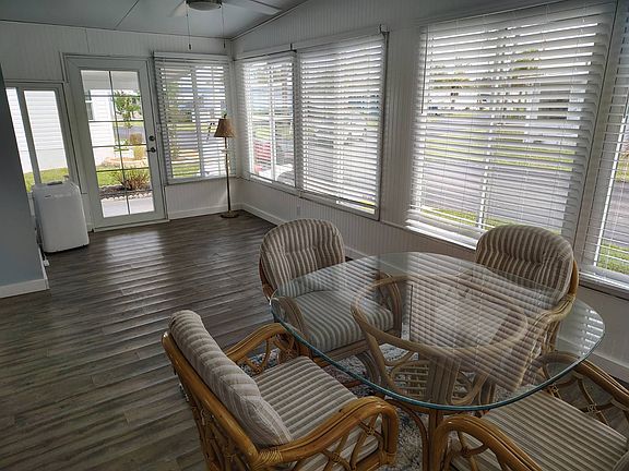 3rd image of 281 La Costa Dr