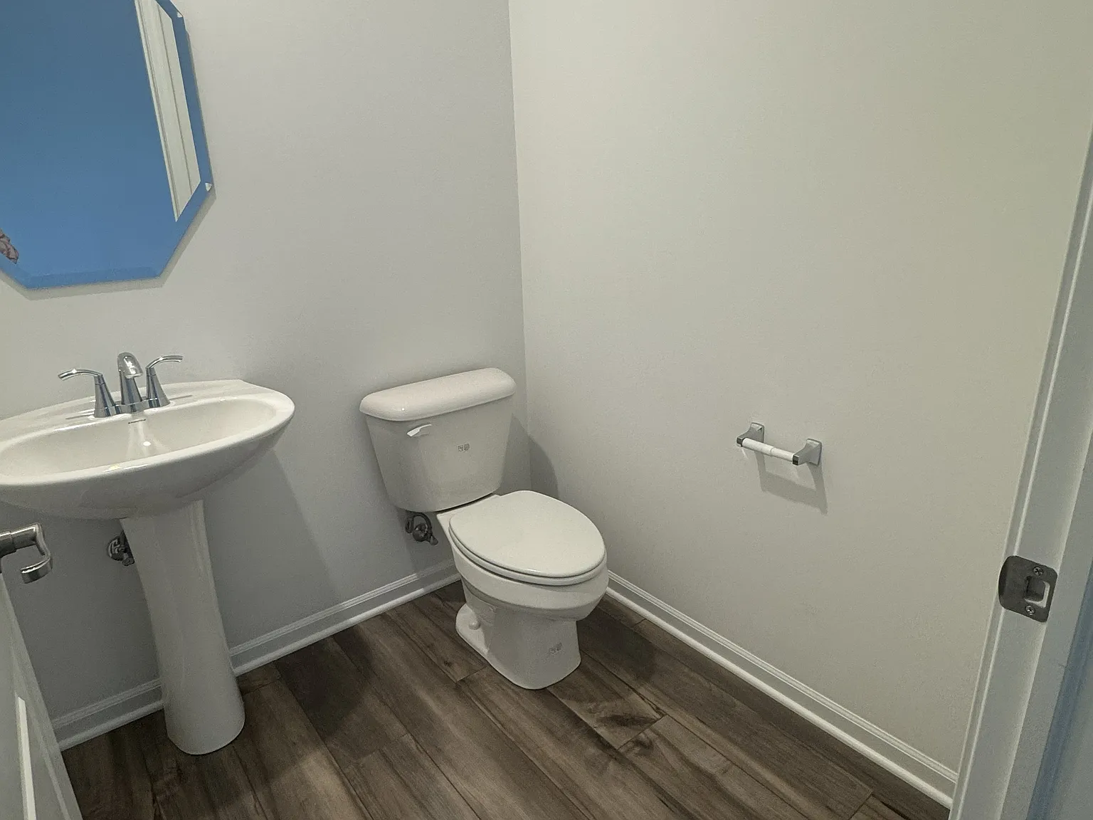 3 bed, 2.5 bath, 1767 sqft, $3,200 — Photo 2
