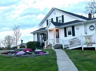 10838 Garden Center Rd, New Middletown, OH 44442