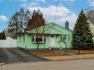 61 Annie St, Pawtucket, RI 02861