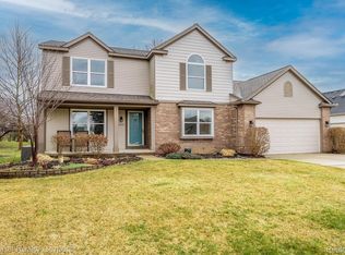 5310 Riverwalk Trl, Commerce Township, MI 48382