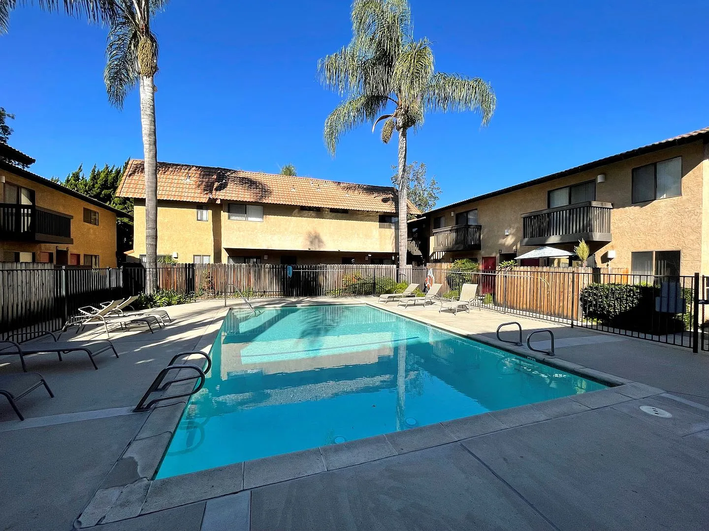 Del Norte Apartments — Photo 2