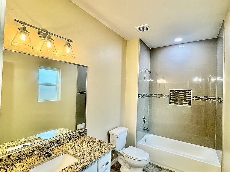 5104 N Winona Dr — Photo 15