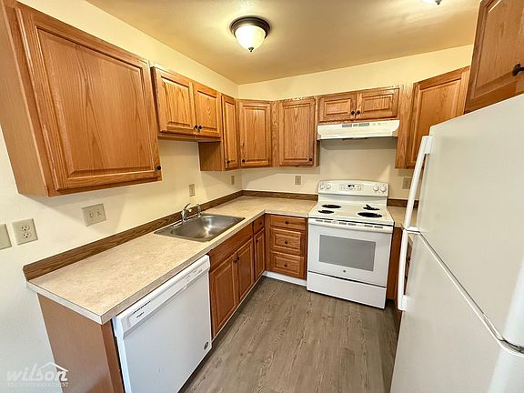 5th image of 2000 W Lincoln Ave APT 7