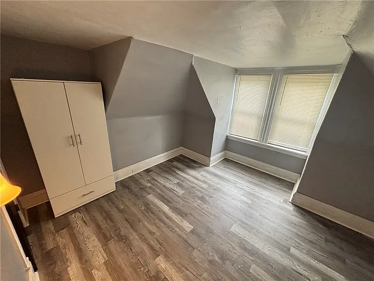 247 Rochelle St — Photo 21